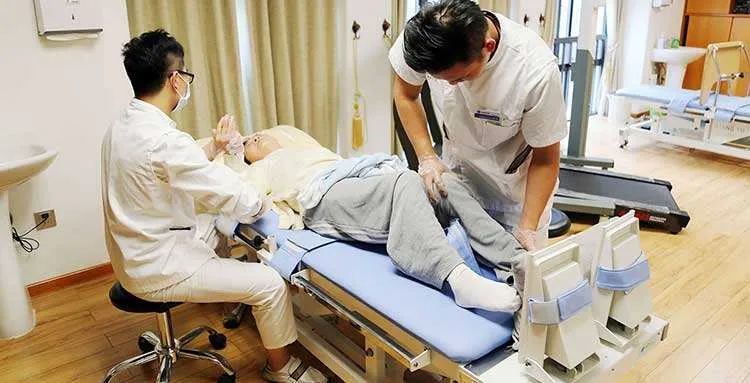 都叫“養老院”,差異卻很大,人過六十不知道會吃虧(圖1) 都叫“養老院”,差異卻很大,人過六十不知道會吃虧(圖1)