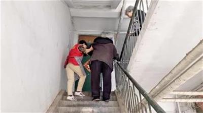 智慧養老飛入尋常百姓家！青島市北有137處居家養老服務站(圖2)