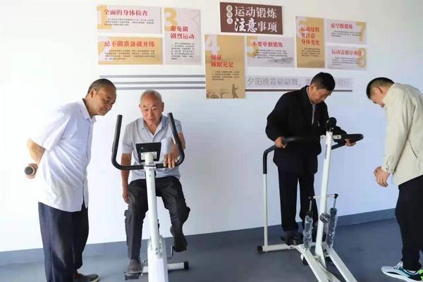 余慶:探索醫養融合 唱響最美“夕陽紅”(圖2) 余慶:探索醫養融合 唱響最美“夕陽紅”(圖2)